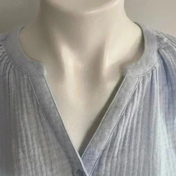 Banana Republic Gauze Button-Front Tee - Picture 4 of 13